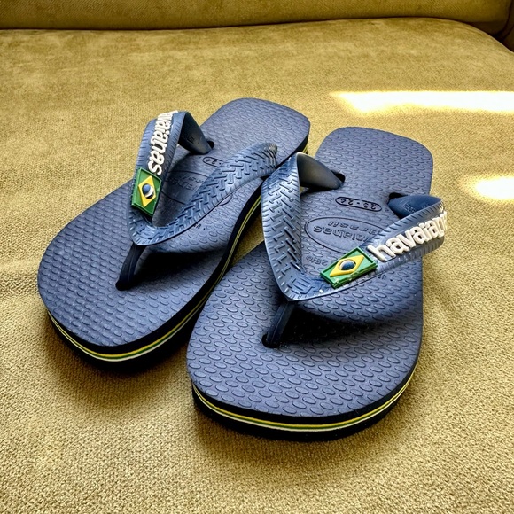 World’s Cutest Havaianas – Brand New Navy Toddler Flip Flops 🩴💙 - Picture 1 of 4